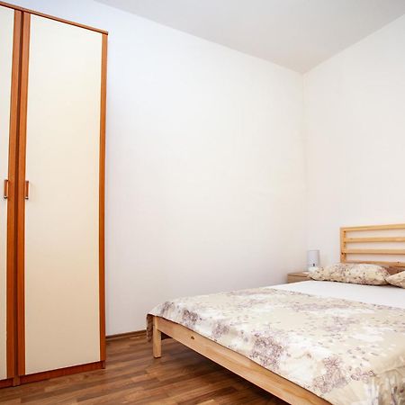 Ap Punta Next To Sandy Beach, Apartment With Garden オミシュ エクステリア 写真
