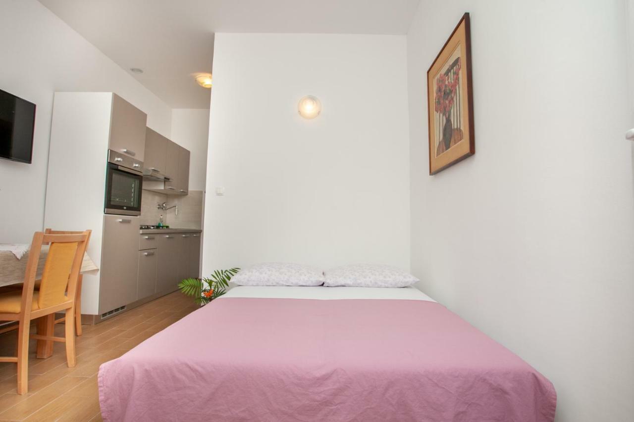 Ap Punta Next To Sandy Beach, Apartment With Garden オミシュ エクステリア 写真