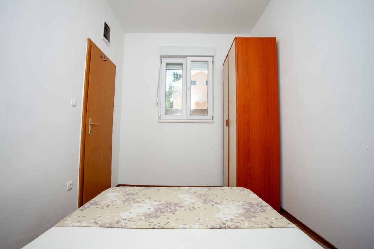 Ap Punta Next To Sandy Beach, Apartment With Garden オミシュ エクステリア 写真